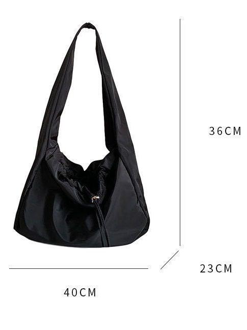 Sac à bandoulière en nylon noir avec cordon de serrage