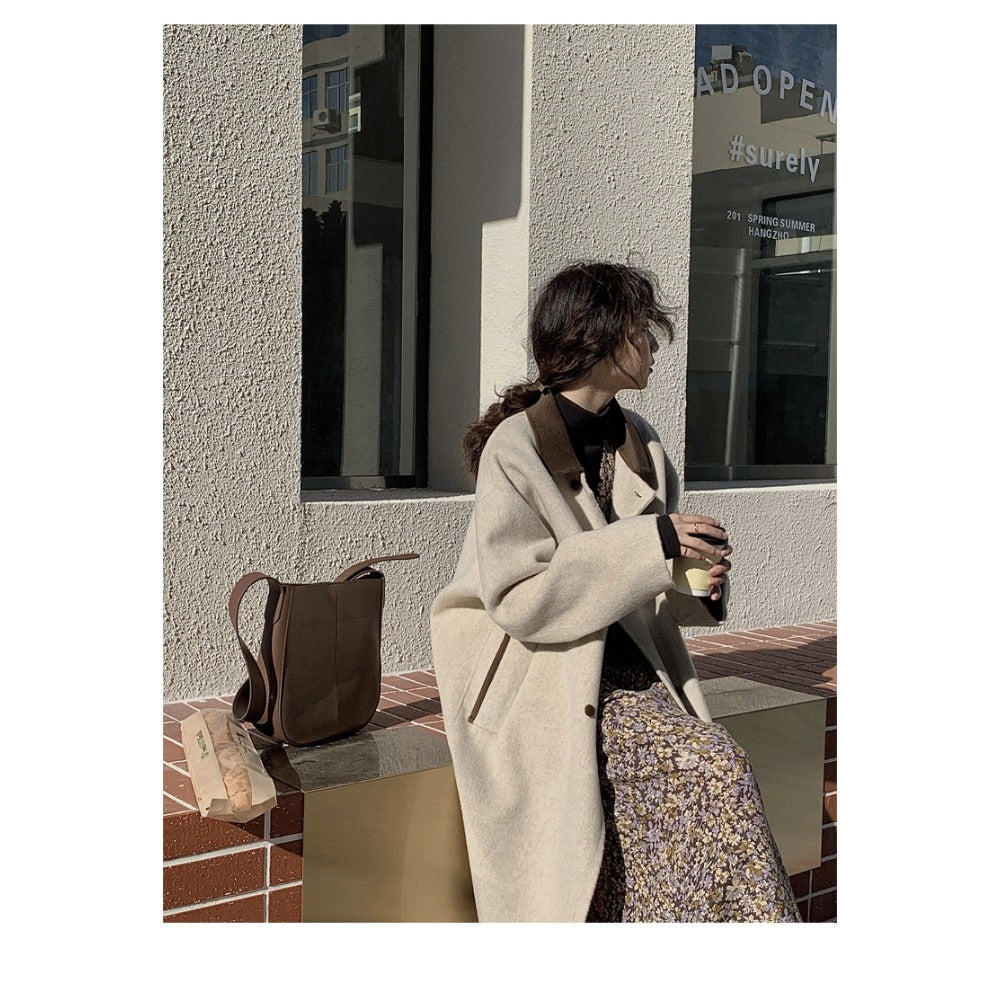 Manteau long en laine mélangée beige à col marron pour femme - Ambra 