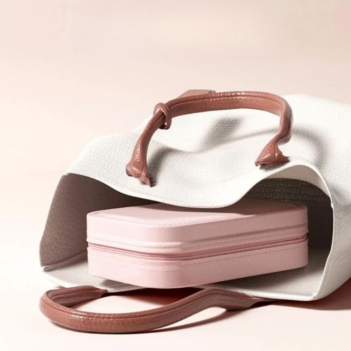 Portable Beauty Light – Illuminate Your Look Anywhere!