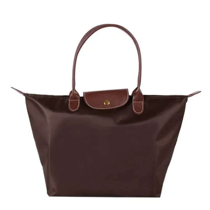 Chic and Roomy Handbag for the Contemporary Everyday