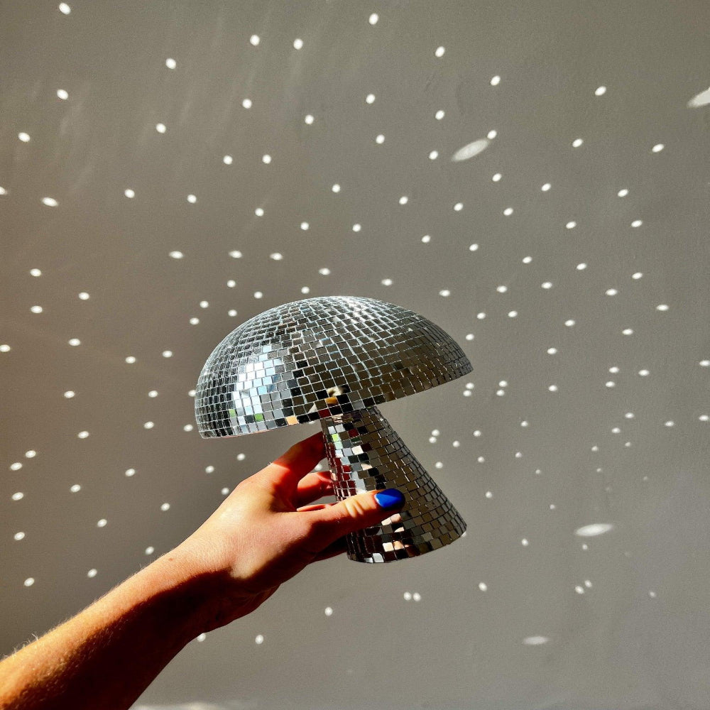 Retro LED Disco Mushroom Lamp with Glitter Effect for Patio
