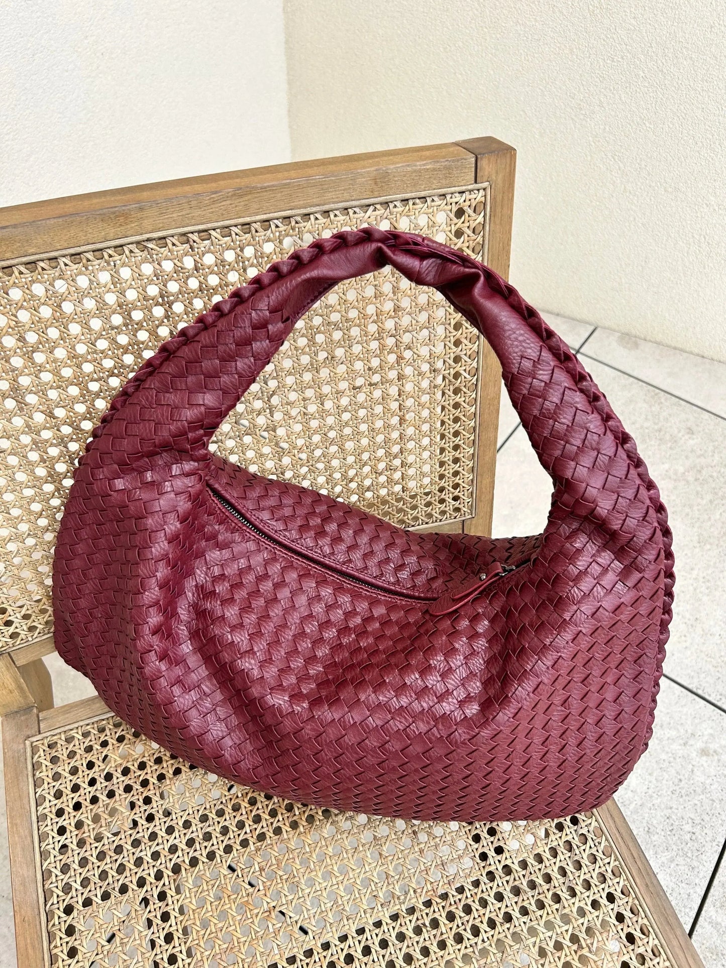 Multi-Purpose Woven Leather Hobo Bag – Lightweight and Ideal for Daily Use