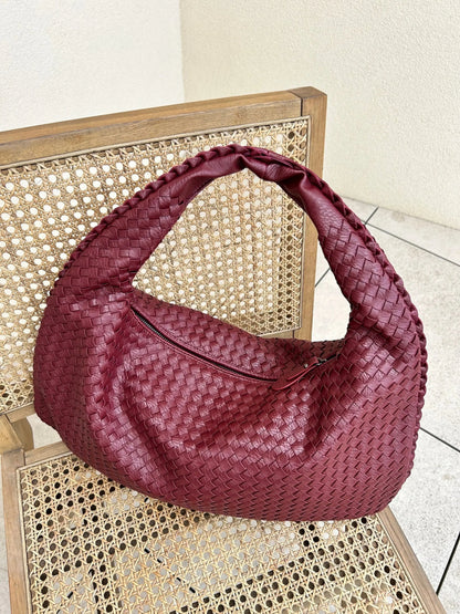 Multi-Purpose Woven Leather Hobo Bag – Lightweight and Ideal for Daily Use