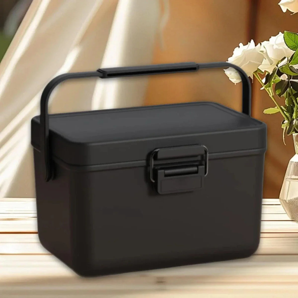Compact Cool Bag for Freshness On the Go