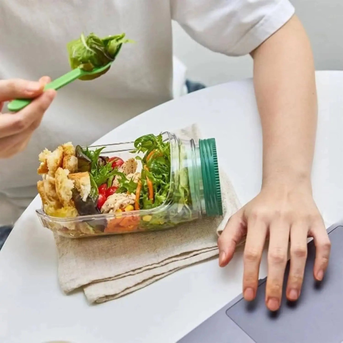 High-Quality Salad Container with Leak-Resistant Lid - BPA-Free