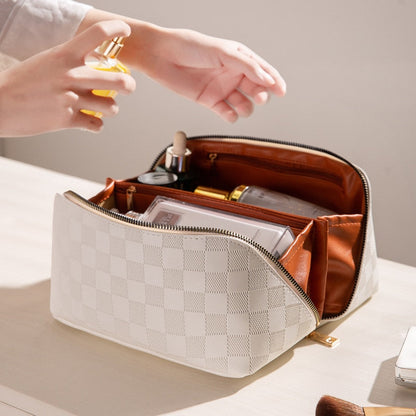 Ladies Checked Toiletry Bags | Large Capacity