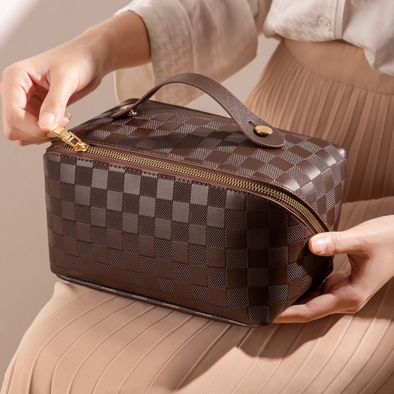 Ladies Checked Toiletry Bags | Large Capacity