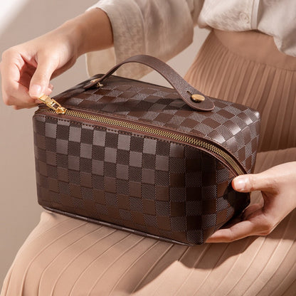 Ladies Checked Toiletry Bags | Large Capacity