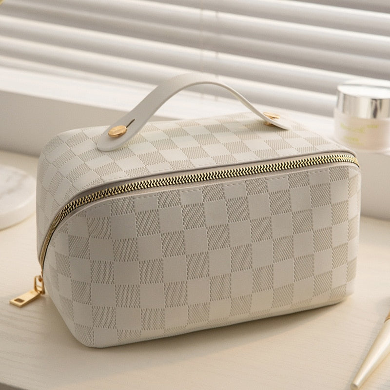 Ladies Checked Toiletry Bags | Large Capacity