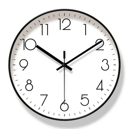 Black Wall Clock in Nordic Style – Precise and Stylish for Any Home