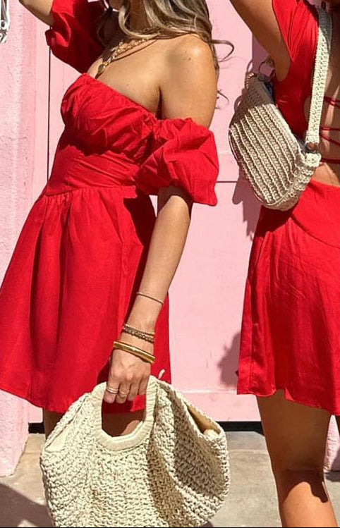 Robe courte rouge à épaules dénudées Graziella