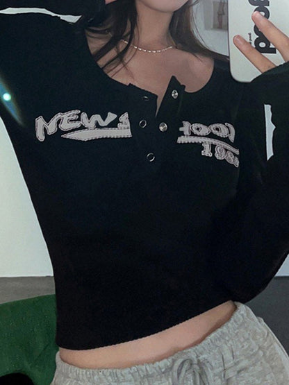 Black Y2K Long Sleeve Ribbed Crop Top with Letter Print